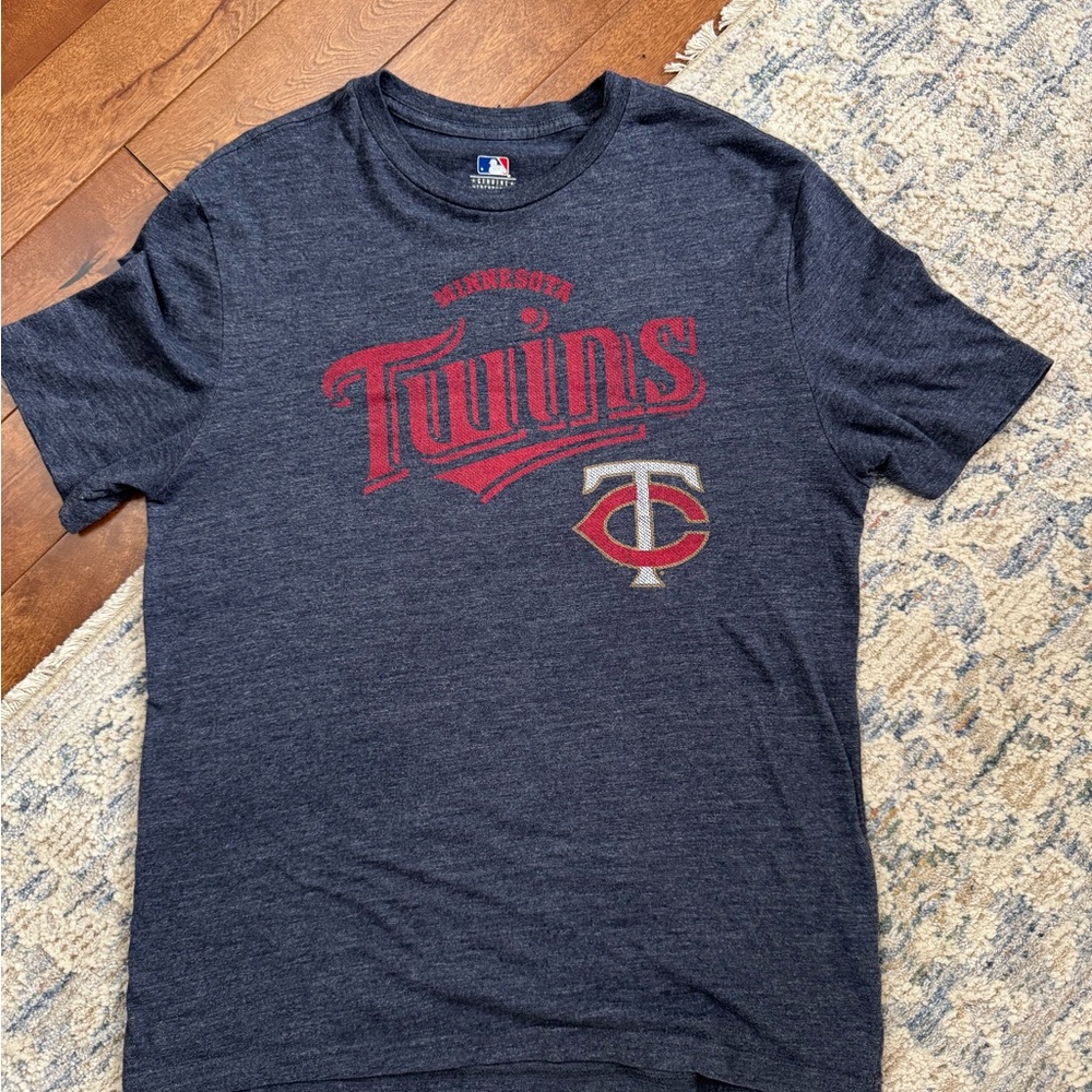Minnesota Twins Men’s Medium T-Shirt MLB Genuine Merchandise Navy Graphic Tee